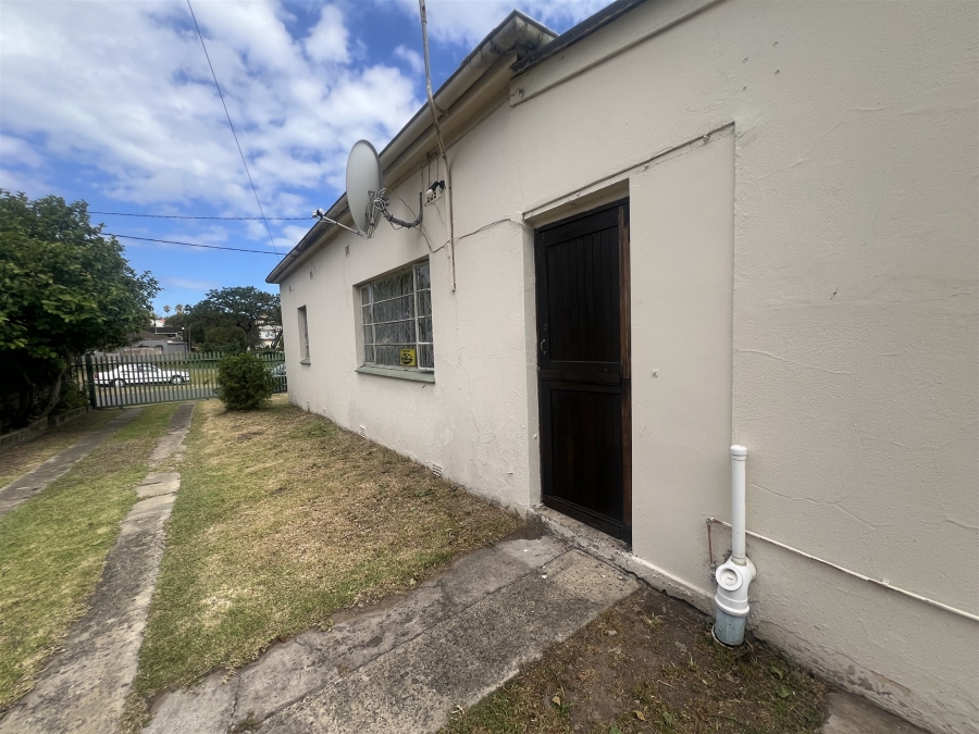 5 Bedroom Property for Sale in Cambridge West Eastern Cape